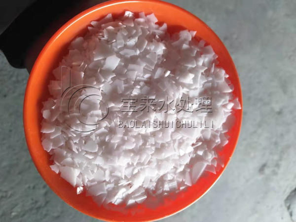 工業(yè)上常用什么來儲存燒堿?