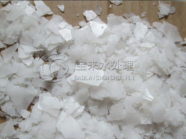 片堿制造防潮除濕劑的方法